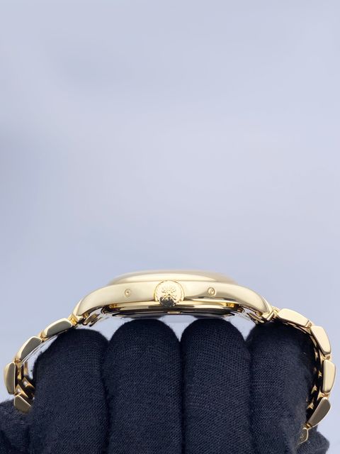 Patek Philippe Annual Calendar 5146/1J-001 Image 4